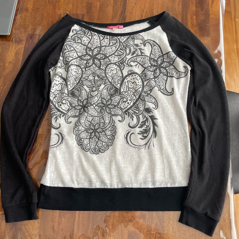 Black and White Graphic Long Sleeve Top
